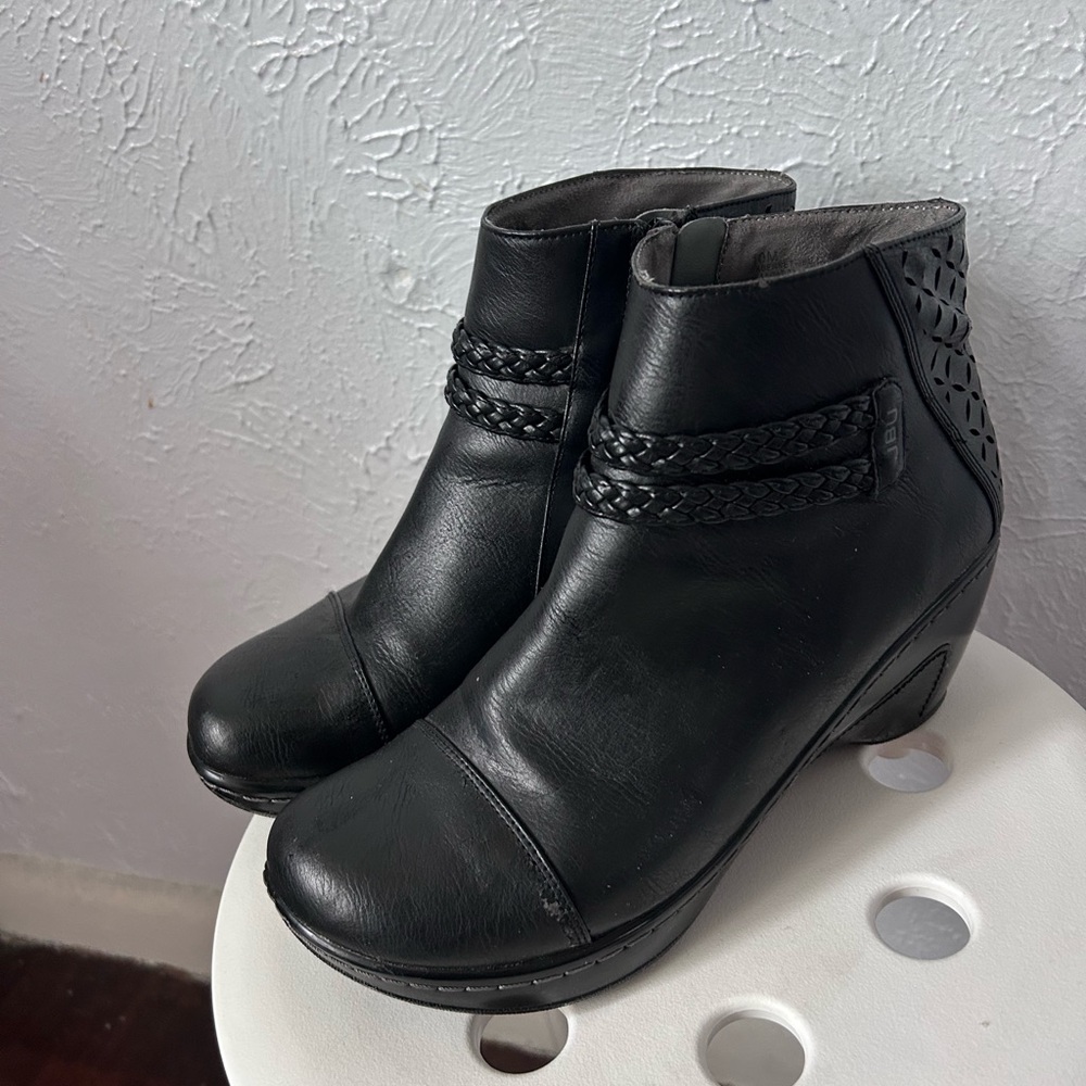 Black Stylish Booties